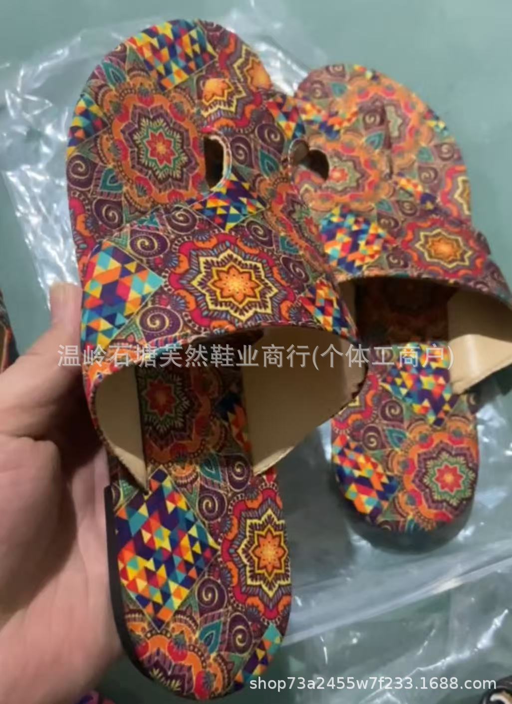 Wholesale Summer plus size ethnic style flat toe slippers summer new breathable printed Roman style slippers